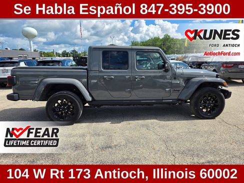 Used 2023 Jeep Gladiator Overland AWD/4WD image 10