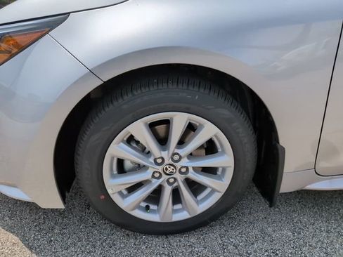 Used 2026 Toyota Corolla LE w/ LE Premium Package FWD image 10