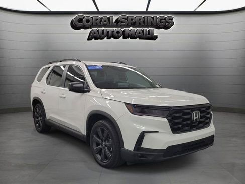 Certified 2025 Honda Pilot Sport image 1