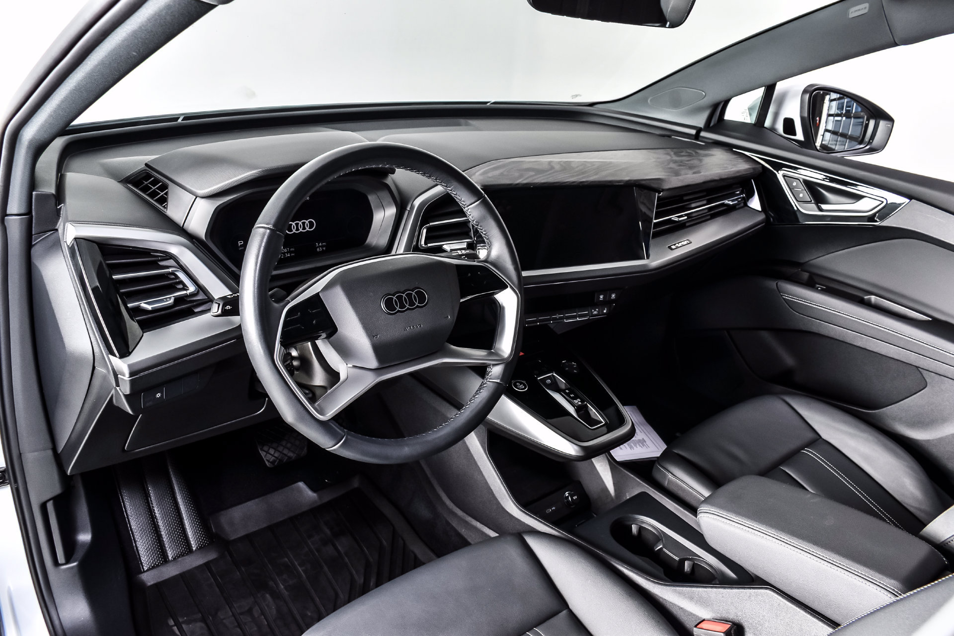 Used 2024 Audi Q4 e-tron Premium Plus AWD/4WD image 12