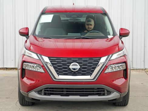 Used 2023 Nissan Rogue SV image 41
