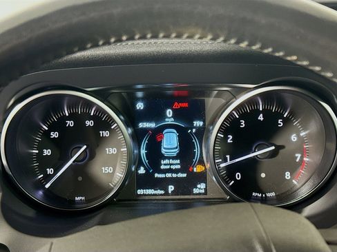 Used 2019 Land Rover Range Rover Evoque SE image 16