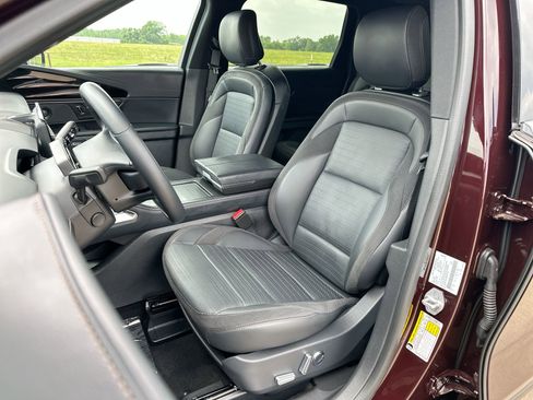 Used 2024 Lincoln Nautilus Reserve w/ Equipment Group 202A AWD/4WD image 11