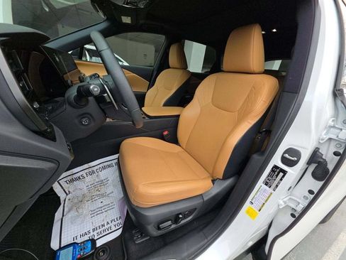Used 2023 Lexus RX 350 Premium w/ Accessory Package AWD/4WD image 9