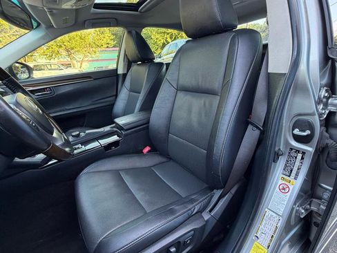 Used 2015 Lexus ES 350 w/ Premium Package FWD image 14