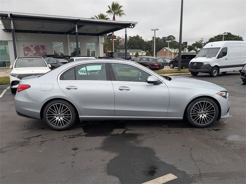 Used 2022 Mercedes-Benz C 300 4MATIC Sedan image 3
