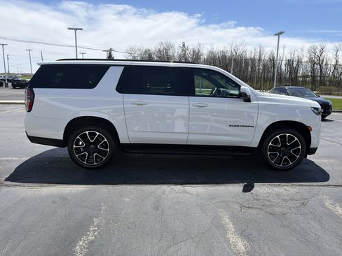 Used 2024 Chevrolet Suburban RST w/ Luxury Package AWD/4WD image 9