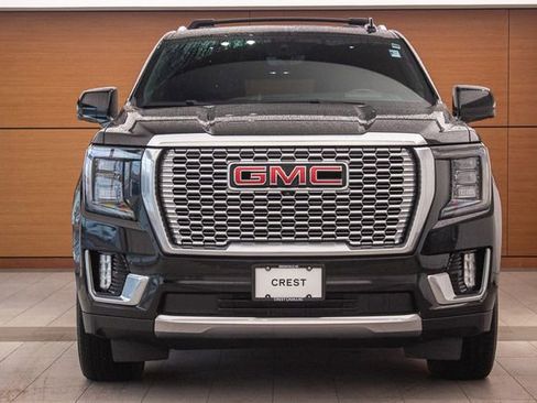 Used 2022 GMC Yukon XL Denali w/ Denali Premium Package AWD/4WD image 2