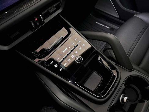 New 2026 Porsche Cayenne GTS AWD/4WD image 18