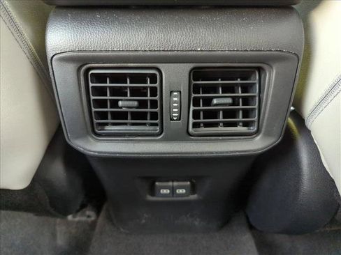 Used 2022 Toyota RAV4 XLE Premium FWD image 17