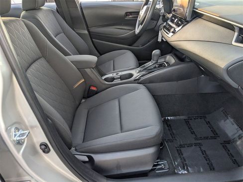 Used 2025 Toyota Corolla LE image 29