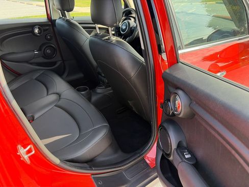 Used 2020 MINI Cooper 4-Door Hardtop w/ Premium Package FWD image 13