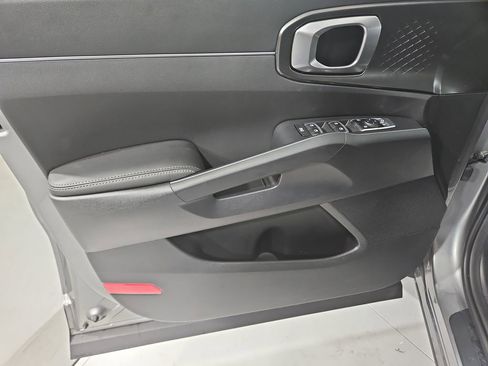 Used 2023 Kia Sorento EX image 11