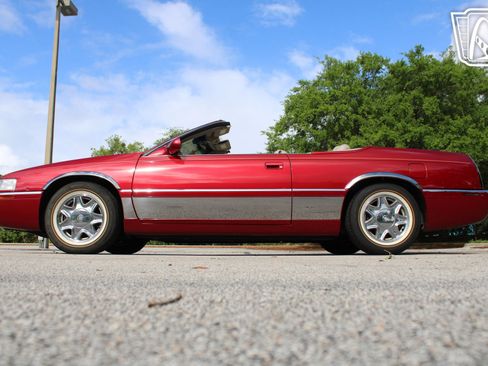Used 2000 Cadillac Eldorado ESC w/ Comfort/Convenience Pkg image 17