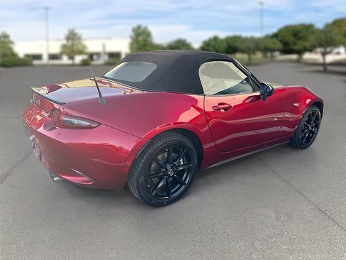 Used 2020 MAZDA MX-5 Miata Club image 8