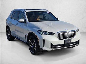 Used 2025 BMW X5 xDrive40i w/ Premium Package video 3