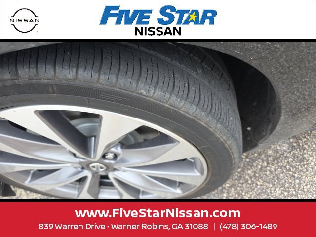 Used 2021 Nissan Maxima Platinum w/ Sport Mat Group FWD image 2