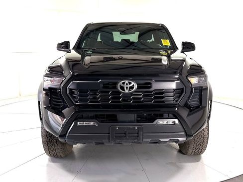 Used 2024 Toyota Tacoma TRD Off-Road AWD/4WD image 9