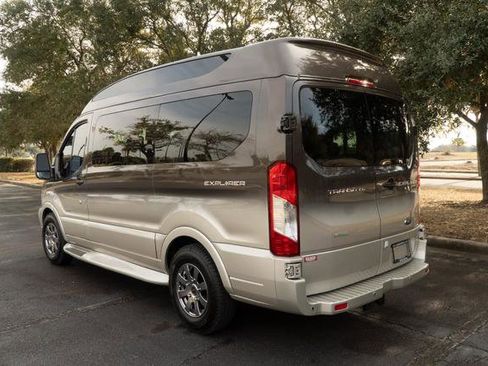 Used 2016 Ford Transit 150 XLT image 5
