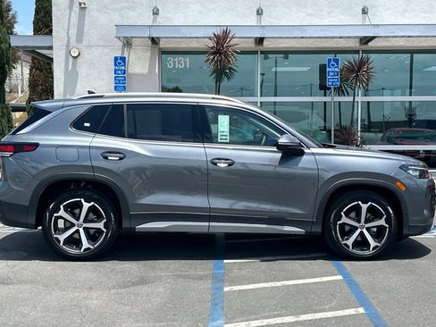 New 2026 Volkswagen Tiguan SE FWD image 4