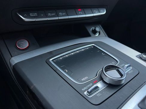 Used 2018 Audi SQ5 Premium Plus w/ Navigation Package image 46