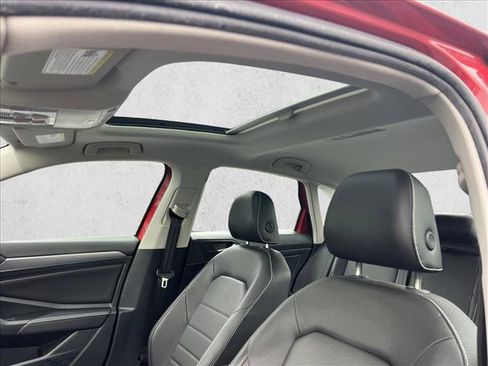 Used 2023 Volkswagen Jetta SE w/ Panoramic Sunroof Package FWD image 14