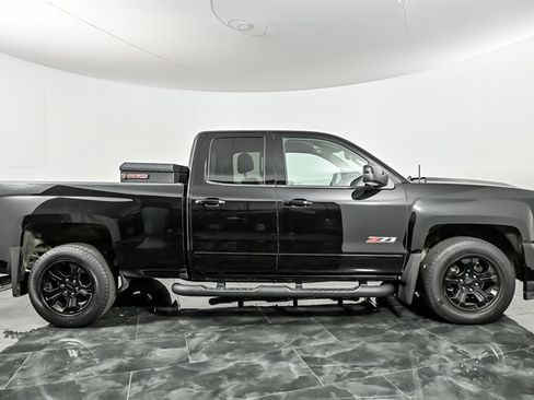 Used 2019 Chevrolet Silverado 1500 LT w/ All Star Edition AWD/4WD image 9