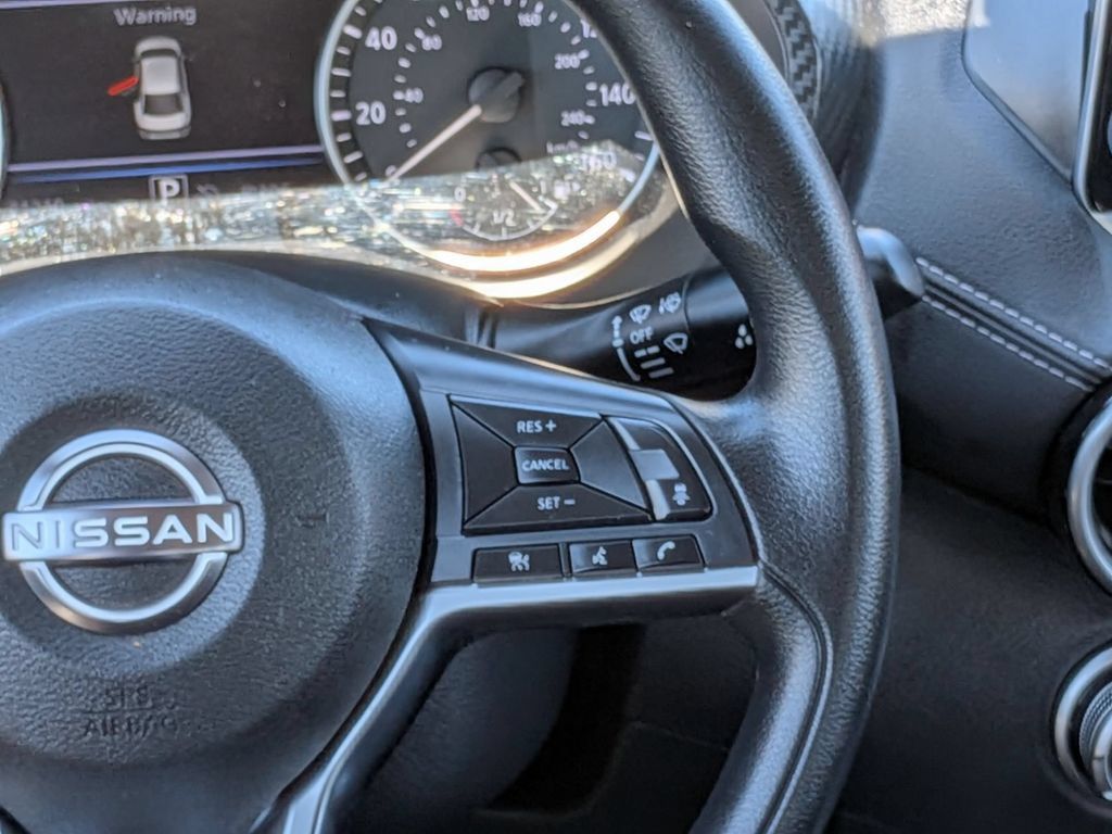 Used 2025 Nissan Sentra SV FWD image 18