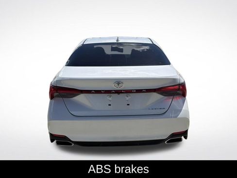 Used 2019 Toyota Avalon Limited FWD image 7