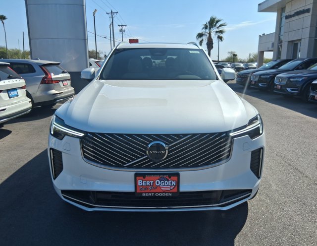 New 2026 Volvo XC90 T8 Plus w/ Protection Package Premier AWD/4WD image 2