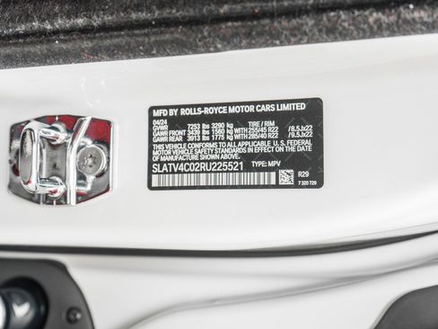 Used 2024 Rolls-Royce Cullinan image 20