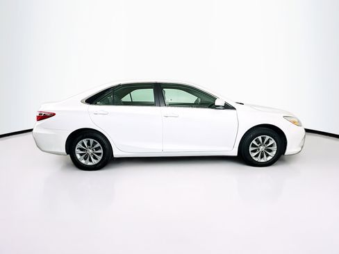 Used 2017 Toyota Camry LE image 10