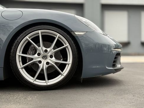 Used 2017 Porsche 718 Boxster image 10