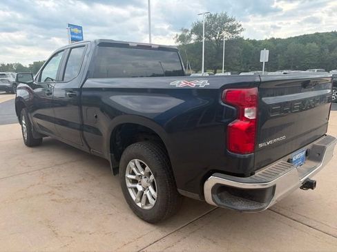Used 2023 Chevrolet Silverado 1500 LT AWD/4WD image 2