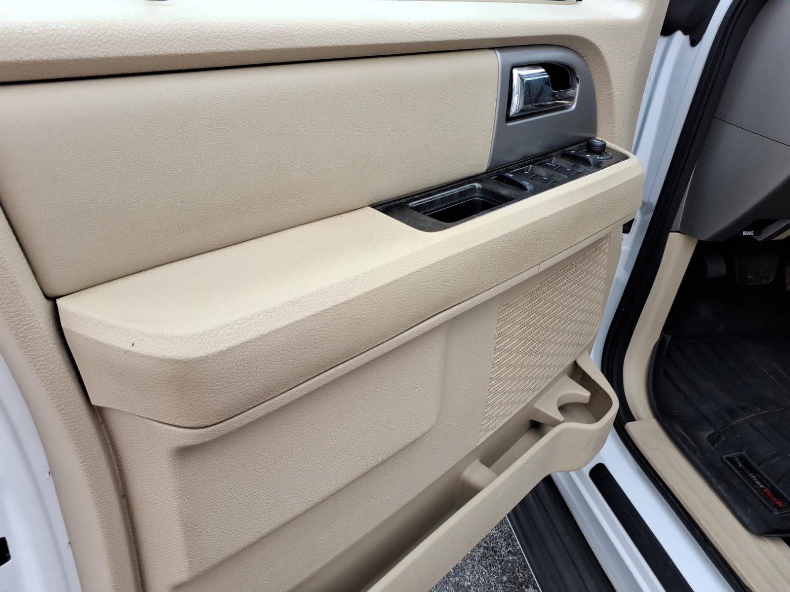 Used 2017 Ford Expedition EL Limited RWD image 9