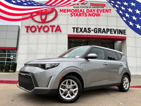 Used 2025 Kia Soul LX w/ LX Technology Package FWD image 1
