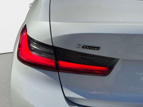Used 2021 BMW 330i xDrive Sedan w/ Convenience Package AWD/4WD image 10