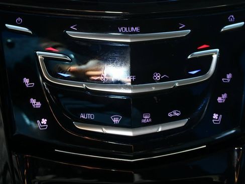 Used 2015 Cadillac Escalade Luxury image 20