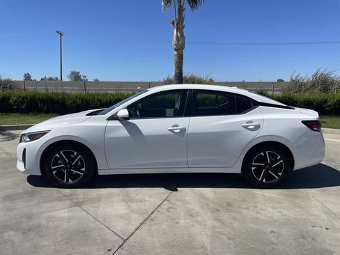 Used 2024 Nissan Sentra SV FWD image 5
