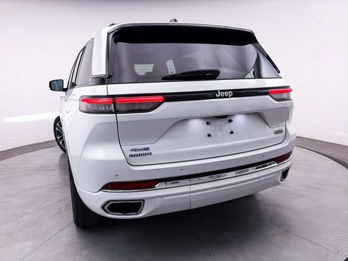 Used 2022 Jeep Grand Cherokee Overland AWD/4WD image 12