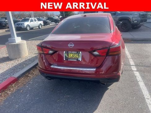 Used 2023 Nissan Altima 2.5 SR image 3