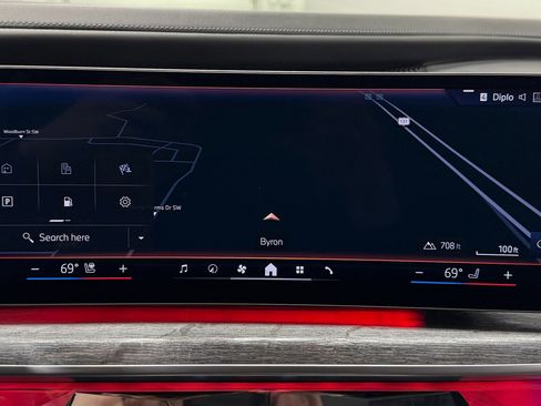 Used 2023 BMW 760i xDrive image 32