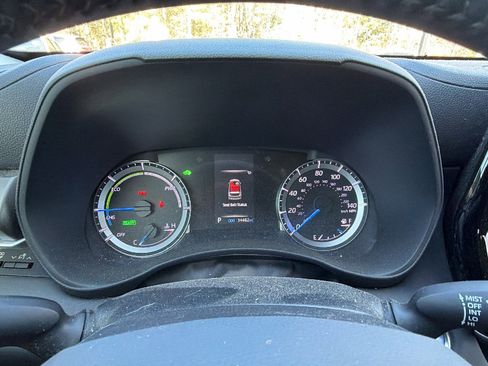 Used 2020 Toyota Highlander LE image 30