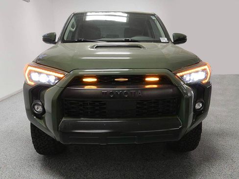 Used 2022 Toyota 4Runner TRD Off-Road Premium w/ Moonroof Package AWD/4WD image 2