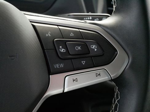 Used 2023 Volkswagen Tiguan SE w/ Panoramic Sunroof Package AWD/4WD image 26