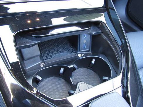 Certified 2022 Mercedes-Benz SL 63 AMG 4MATIC w/ Driver Assistance Package image 25