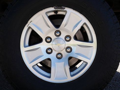 Used 2019 Chevrolet Silverado 1500 LT AWD/4WD image 56