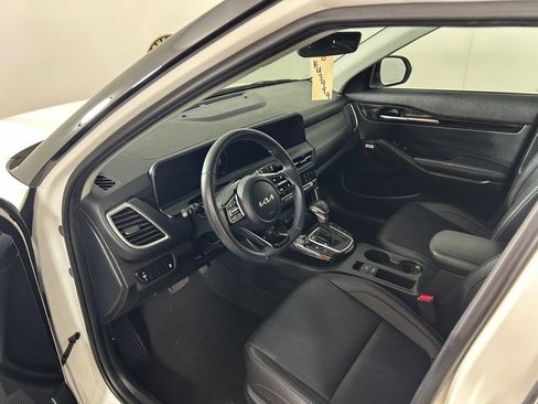 Used 2024 Kia Seltos SX AWD/4WD image 7