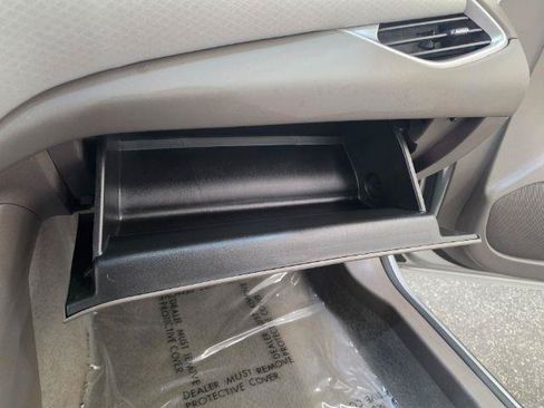 Used 2021 Chevrolet Malibu LS FWD image 28