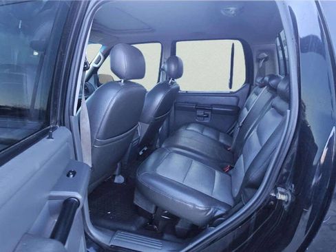 Used 2005 Ford Explorer Sport Trac XLT image 7